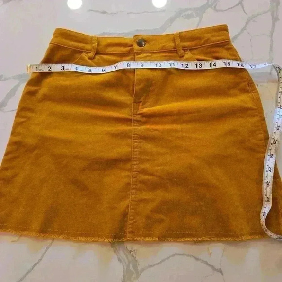 Forever 21 Corduroy Mini Skirt Distressed Hem Mustard Yellow A Line Size Small - Picture 8 of 8